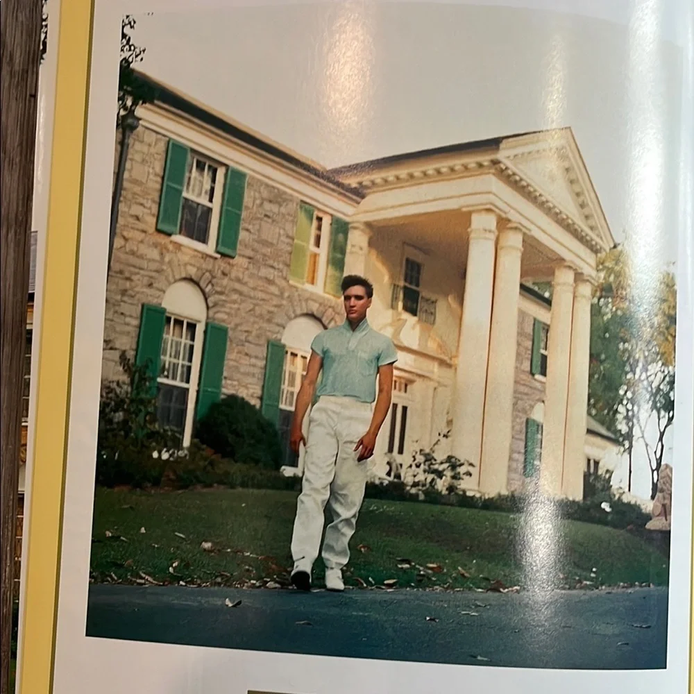 Graceland Official Guidebook